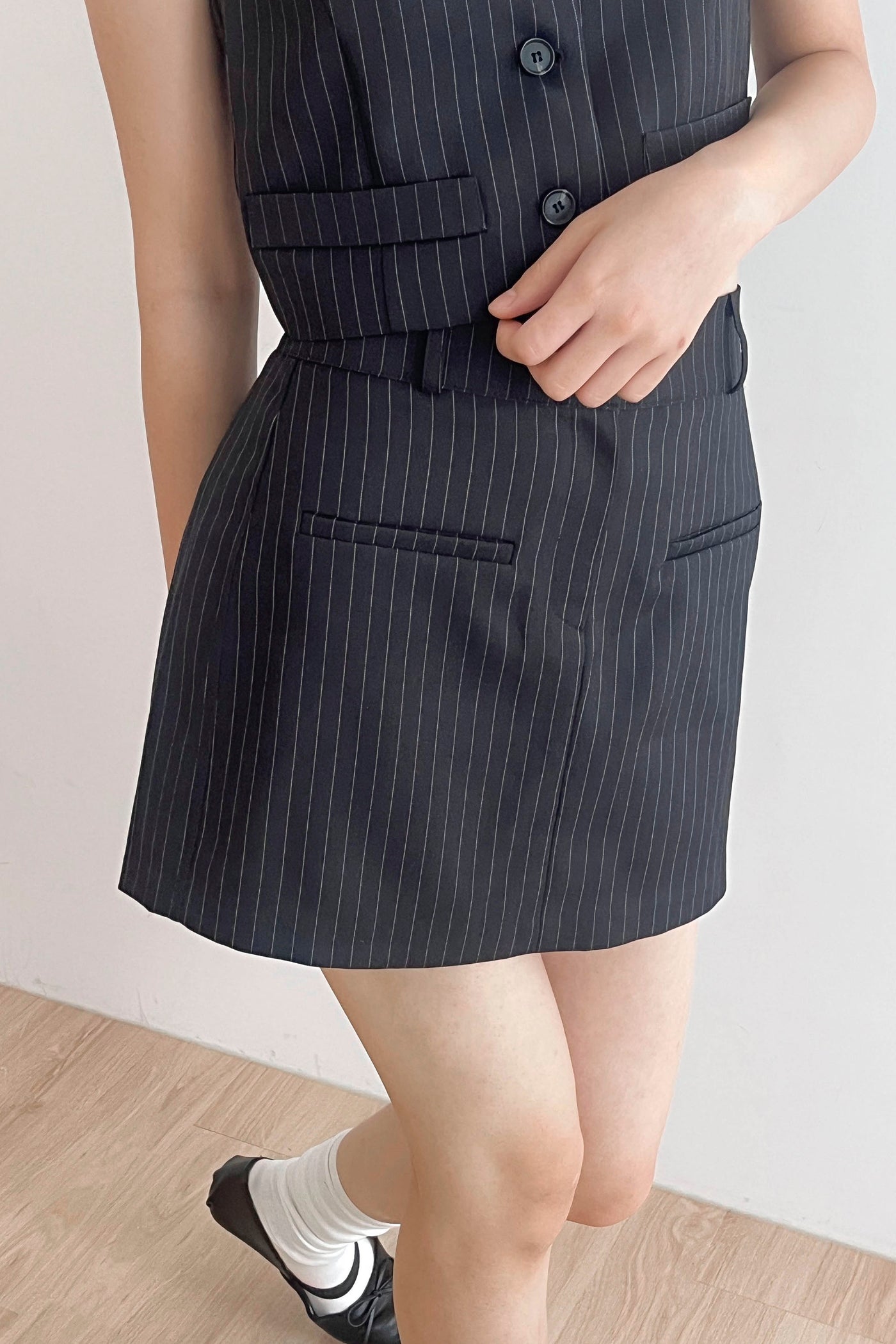 storets.com Mia Striped Mini Skirt
