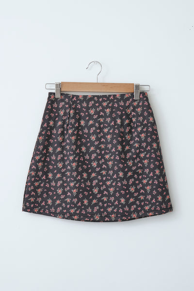 storets.com Gemma Floral Mini Skirt