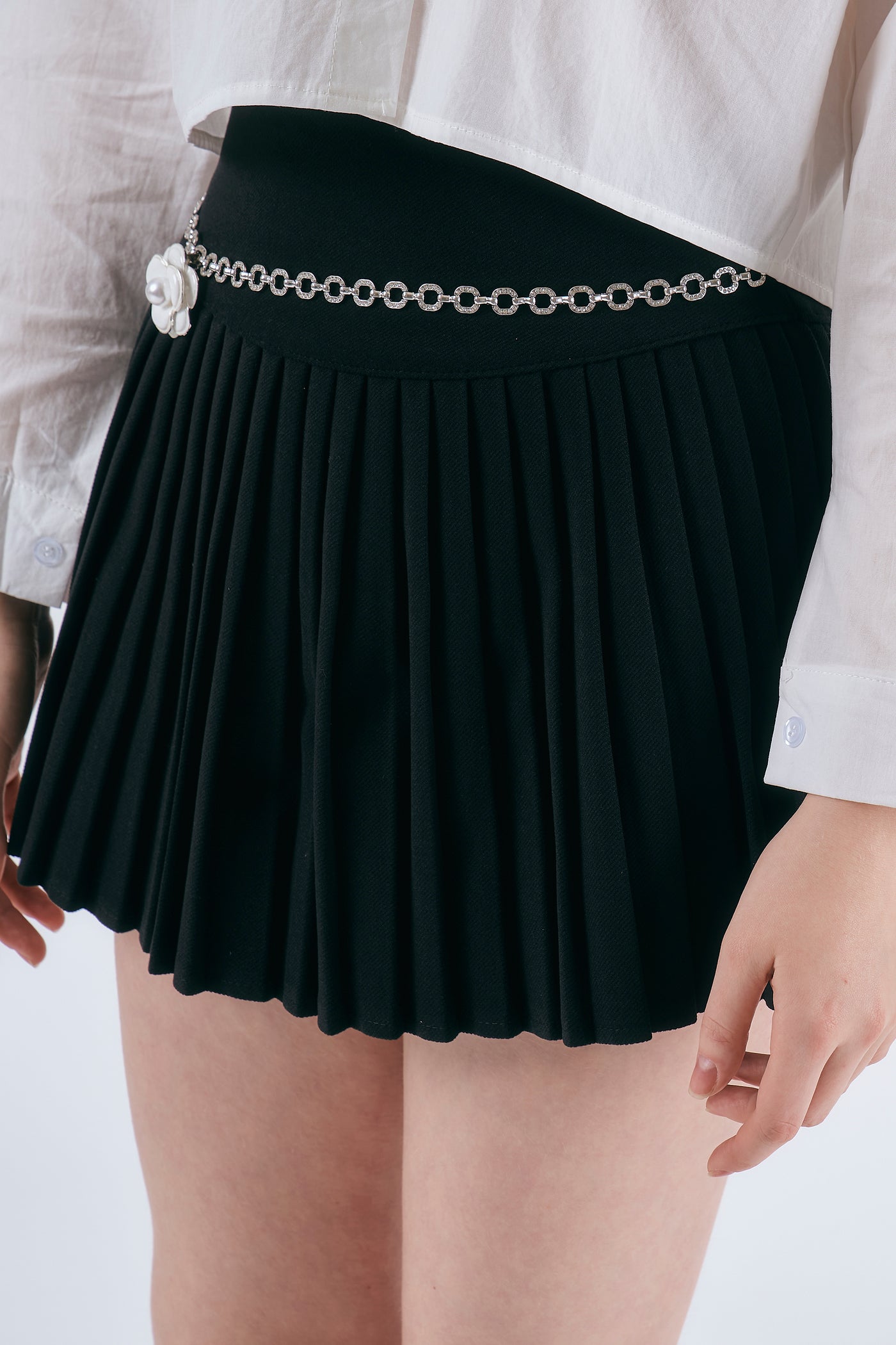 storets.com Lily Pleated Mini Skirt w/belt