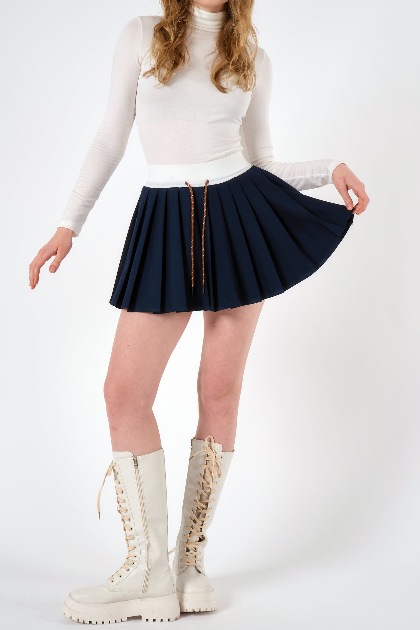 storets.com Binny Turtleneck Top