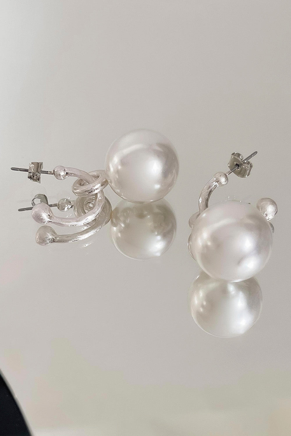 storets.com Faux Pearl Ringering Earrings