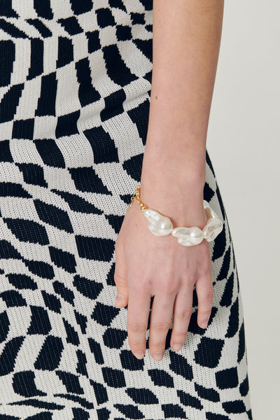 storets.com Zelie Baroque Pearl Bracelet