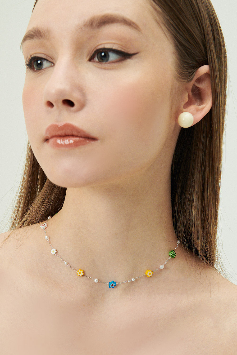 storets.com Irena Flower Beads Necklace