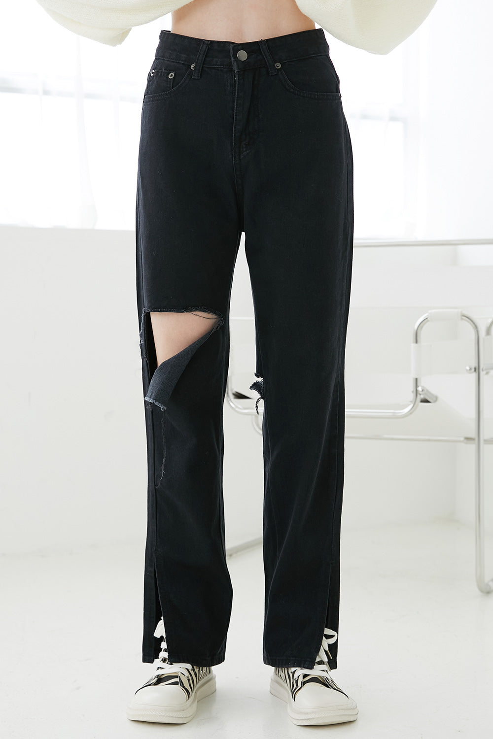 storets.com Ava Wide Leg Cutout Jeans in Black
